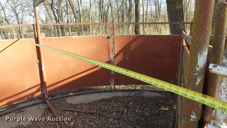 image for item EC9503 Livestock chute and catch pen