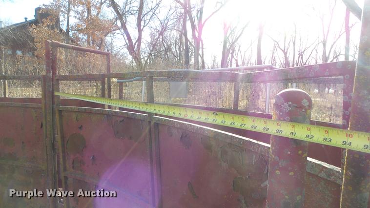 image for item EC9503 Livestock chute and catch pen