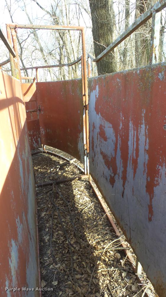 image for item EC9503 Livestock chute and catch pen