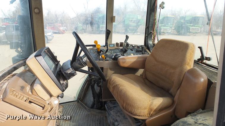 image for item EC9540 1999 John Deere 7810 MFWD tractor