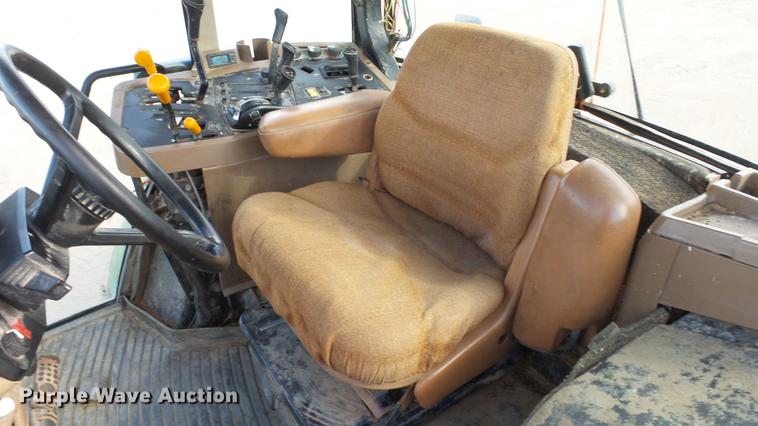 image for item EC9540 1999 John Deere 7810 MFWD tractor