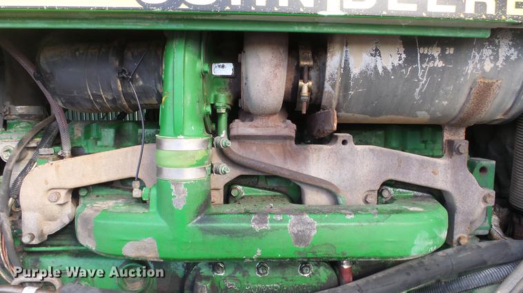 image for item EC9540 1999 John Deere 7810 MFWD tractor