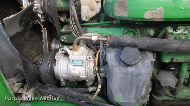 image for item EC9540 1999 John Deere 7810 MFWD tractor