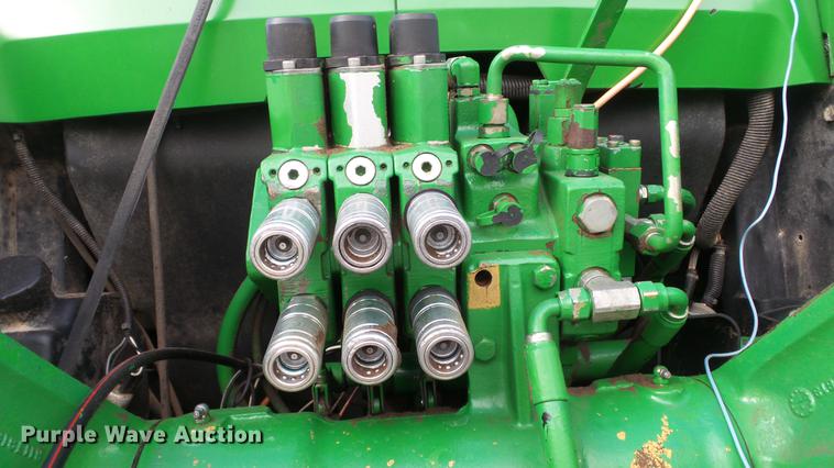 image for item EC9540 1999 John Deere 7810 MFWD tractor