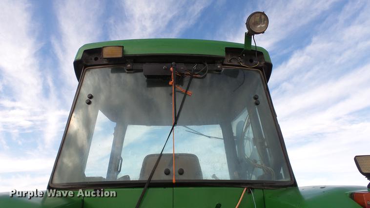 image for item EC9540 1999 John Deere 7810 MFWD tractor