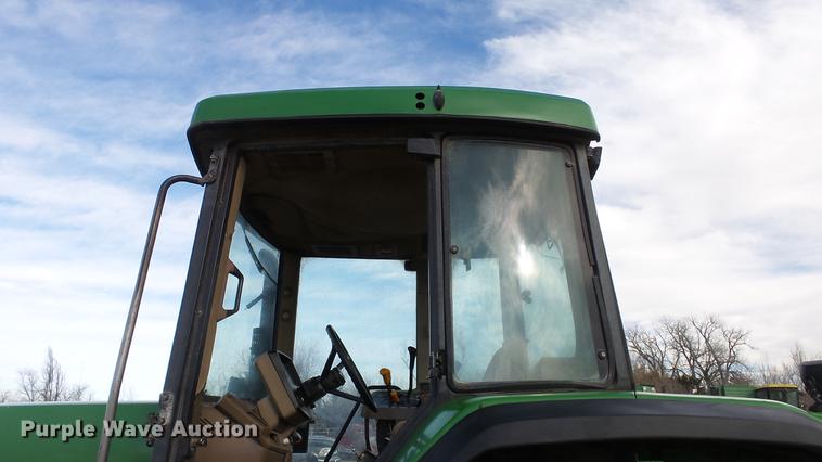 image for item EC9540 1999 John Deere 7810 MFWD tractor