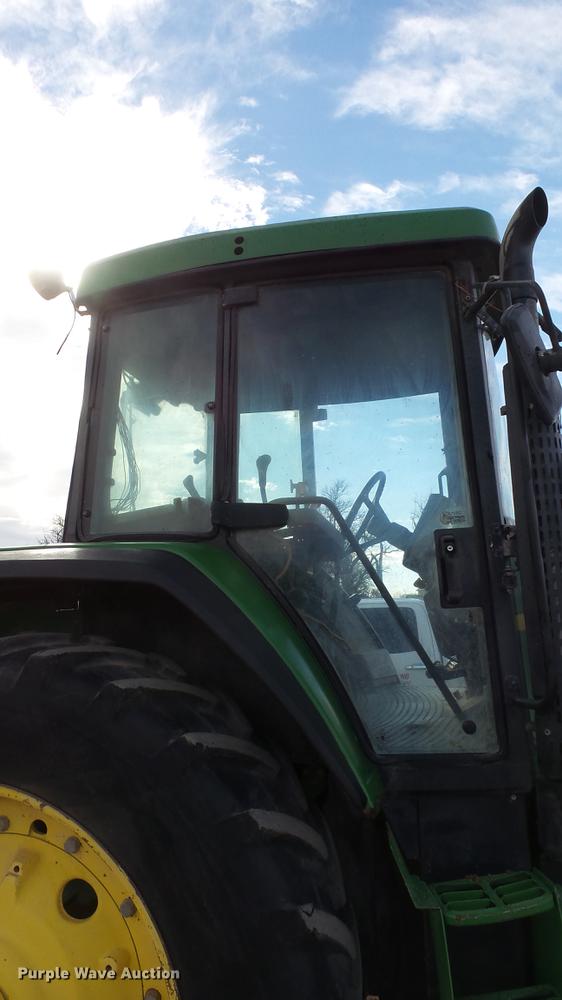 image for item EC9540 1999 John Deere 7810 MFWD tractor