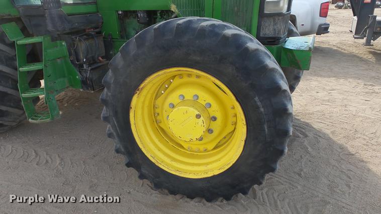 image for item EC9540 1999 John Deere 7810 MFWD tractor