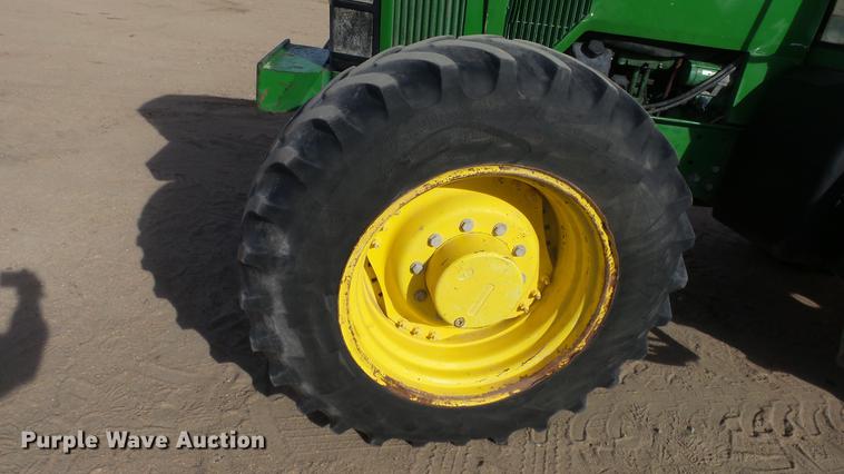 image for item EC9540 1999 John Deere 7810 MFWD tractor