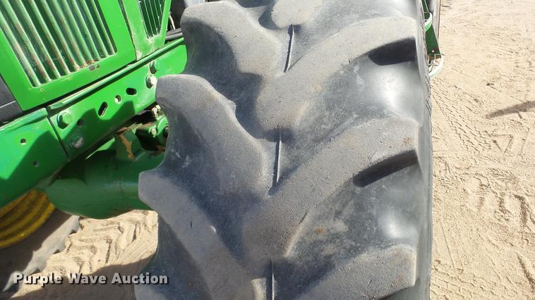 image for item EC9540 1999 John Deere 7810 MFWD tractor