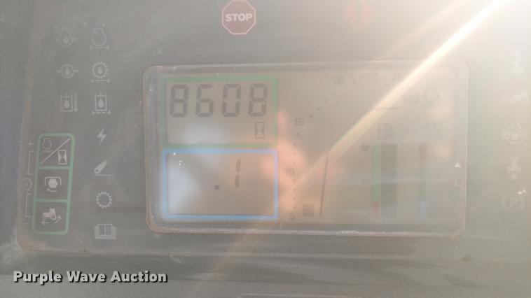 image for item EC9540 1999 John Deere 7810 MFWD tractor