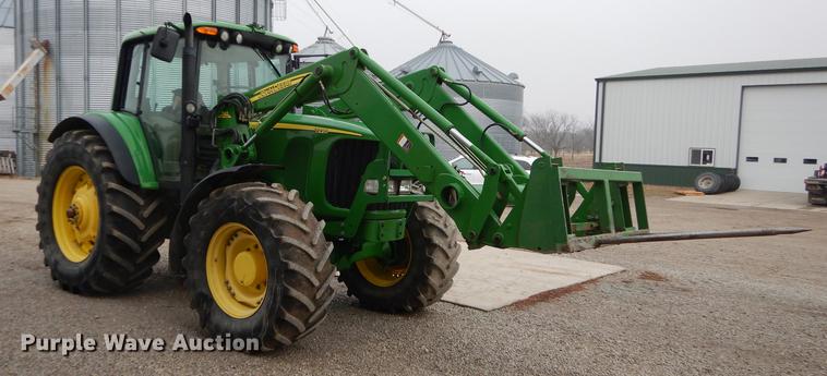 image for item J5515 2007 John Deere 7220 MFWD tractor