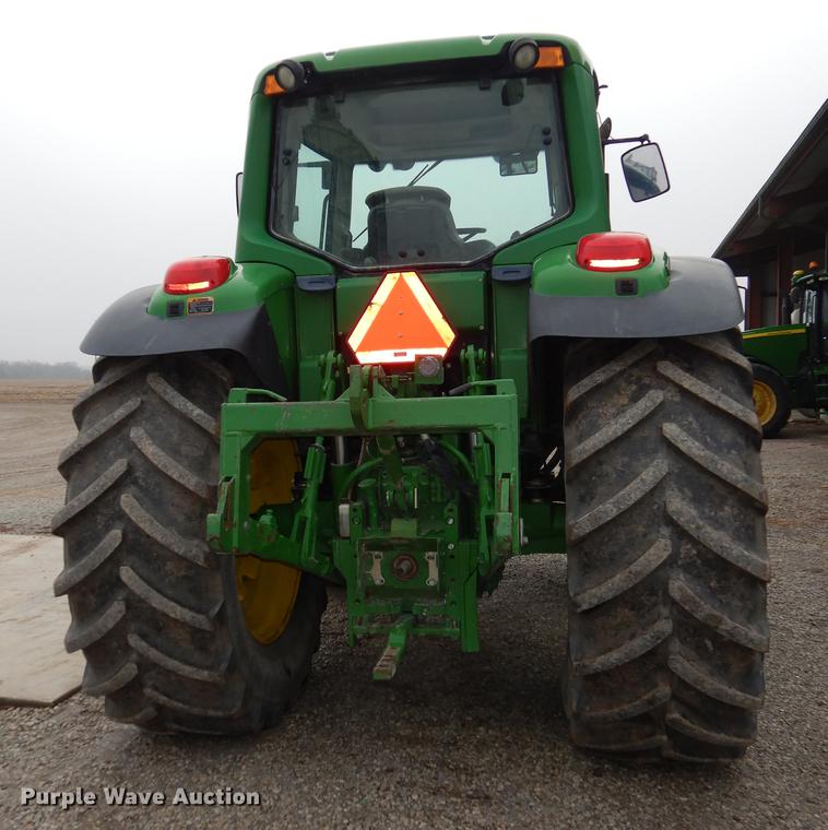 image for item J5515 2007 John Deere 7220 MFWD tractor