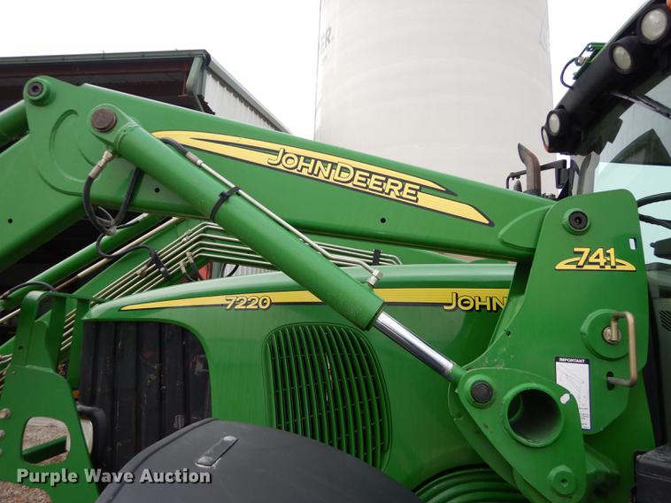 image for item J5515 2007 John Deere 7220 MFWD tractor