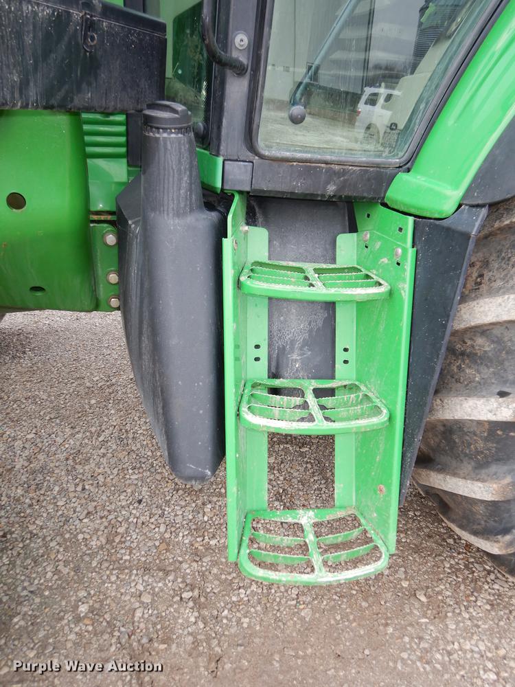 image for item J5515 2007 John Deere 7220 MFWD tractor