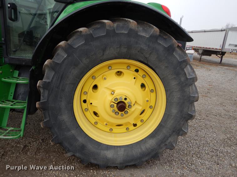 image for item J5515 2007 John Deere 7220 MFWD tractor