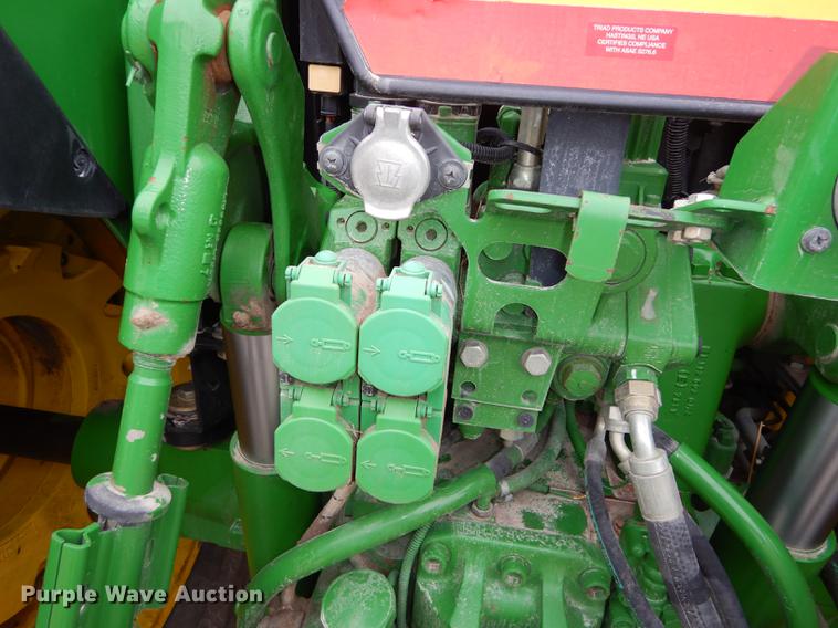 image for item J5515 2007 John Deere 7220 MFWD tractor