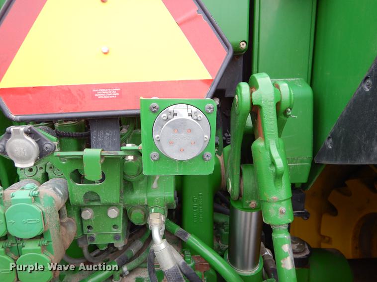 image for item J5515 2007 John Deere 7220 MFWD tractor