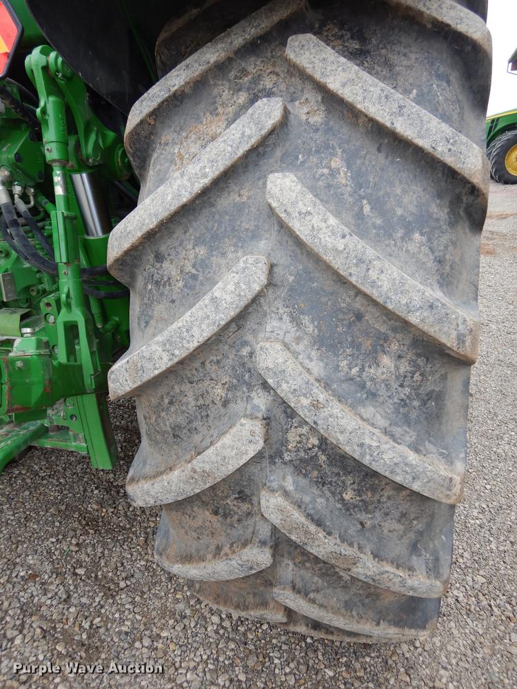 image for item J5515 2007 John Deere 7220 MFWD tractor