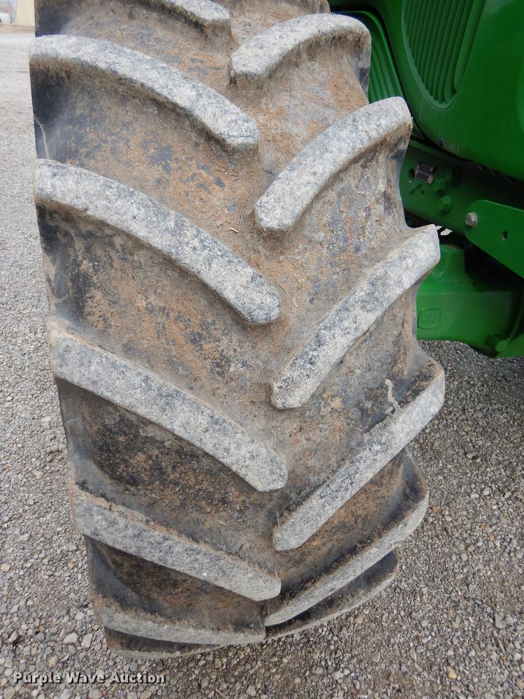 image for item J5515 2007 John Deere 7220 MFWD tractor