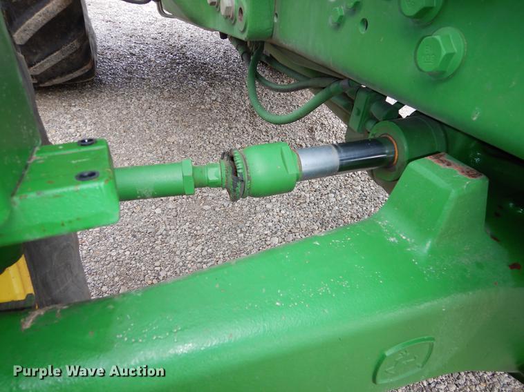 image for item J5515 2007 John Deere 7220 MFWD tractor