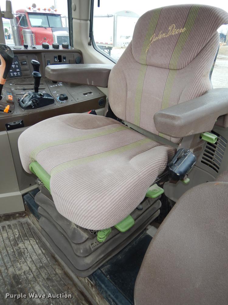 image for item J5515 2007 John Deere 7220 MFWD tractor