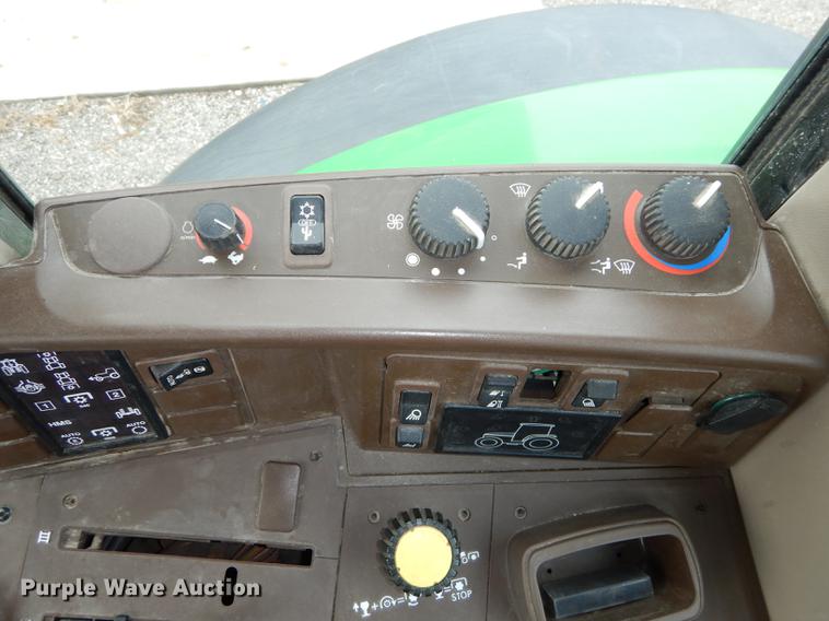 image for item J5515 2007 John Deere 7220 MFWD tractor