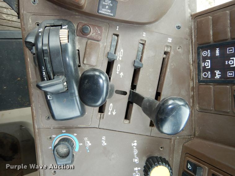 image for item J5515 2007 John Deere 7220 MFWD tractor