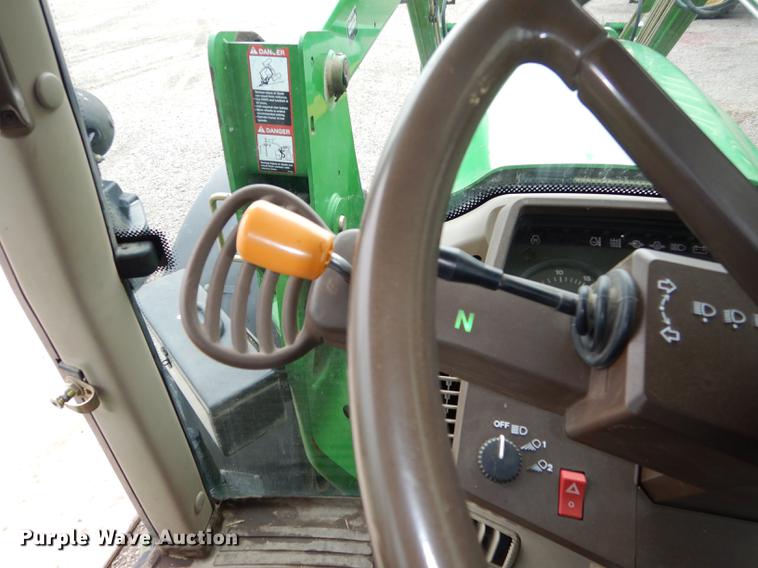 image for item J5515 2007 John Deere 7220 MFWD tractor