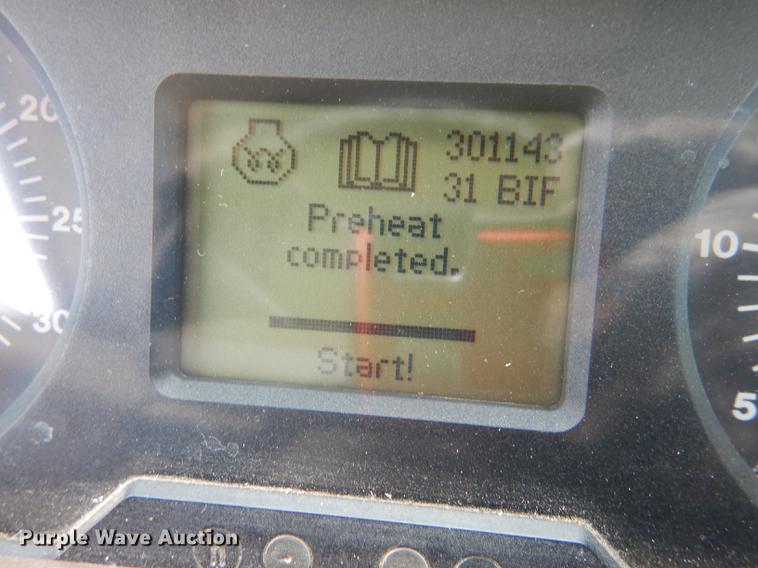 image for item J5515 2007 John Deere 7220 MFWD tractor