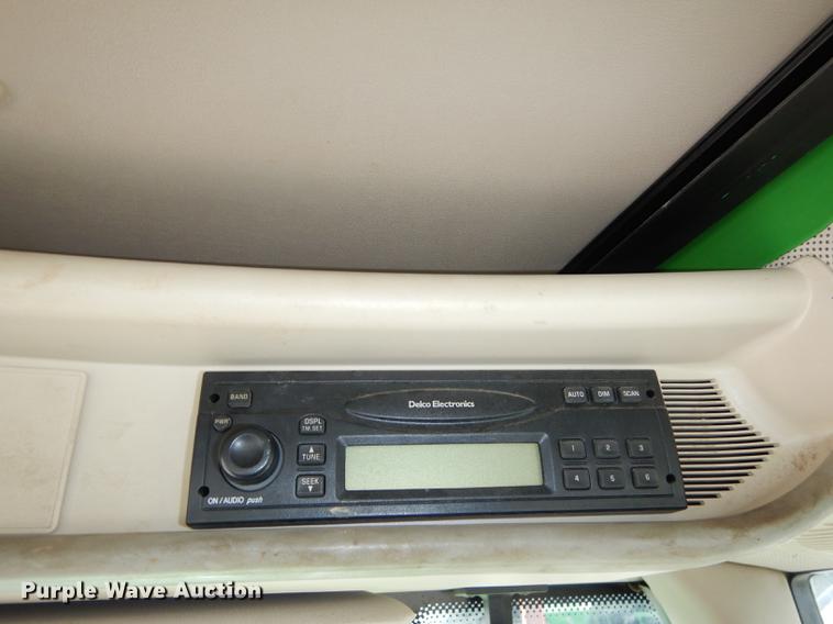 image for item J5515 2007 John Deere 7220 MFWD tractor