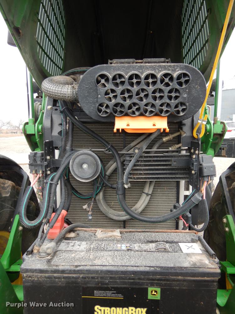 image for item J5515 2007 John Deere 7220 MFWD tractor