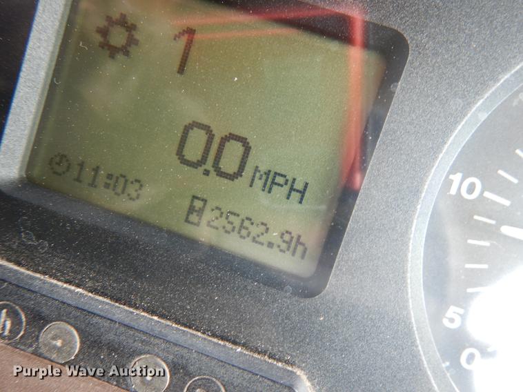 image for item J5515 2007 John Deere 7220 MFWD tractor