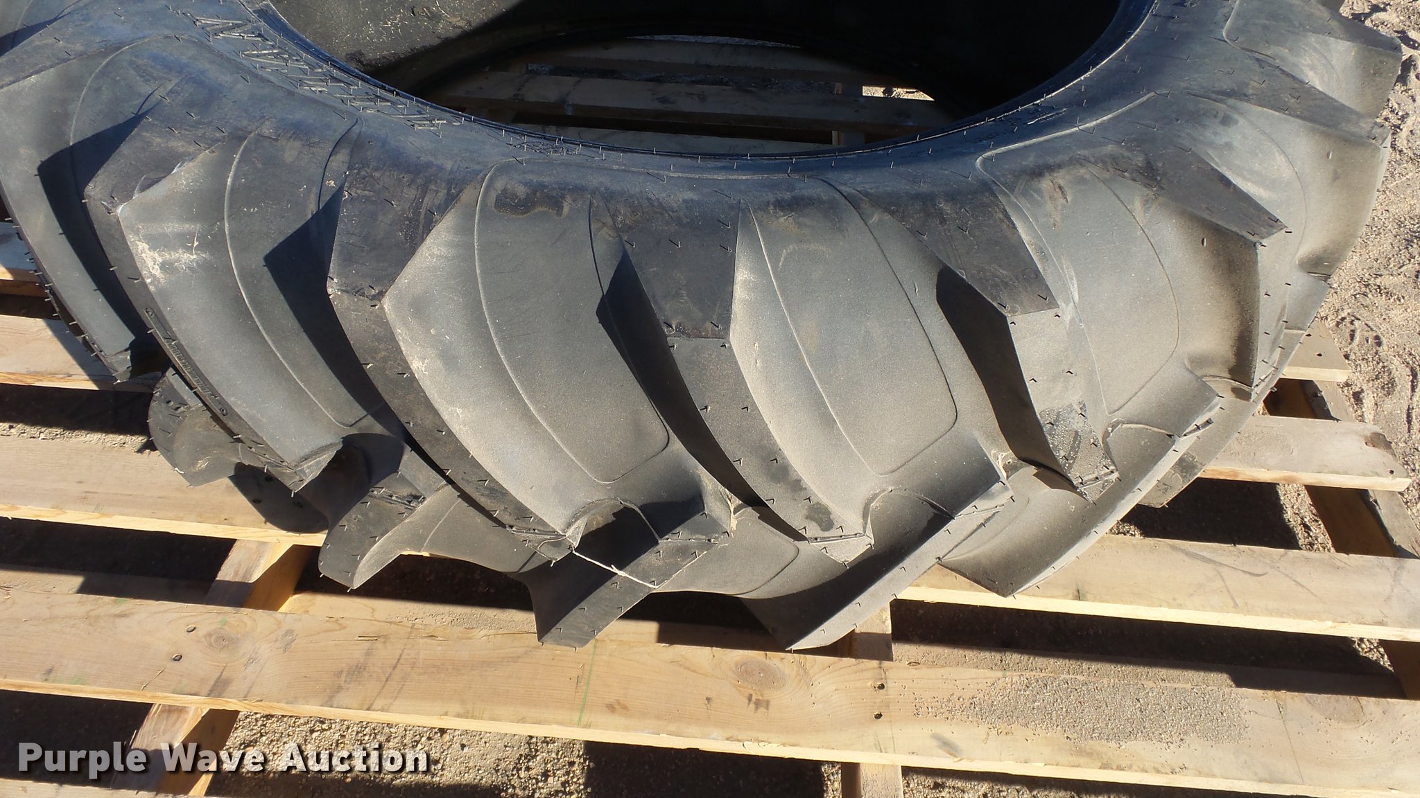 titan-15-5-38-tire-in-kinsley-ks-item-ef9404-sold-purple-wave
