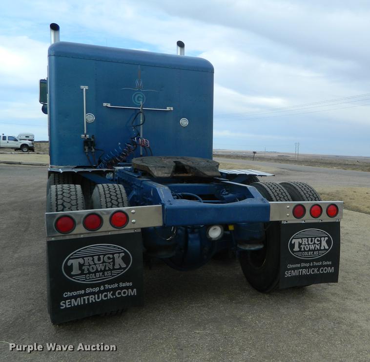 image for item DB6680 1989 Peterbilt 379 semi truck