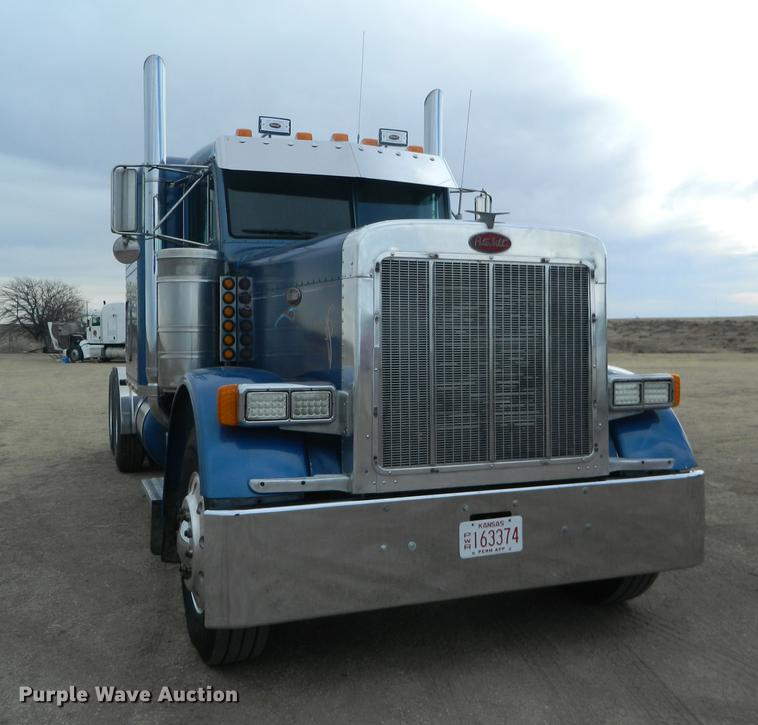 image for item DB6680 1989 Peterbilt 379 semi truck