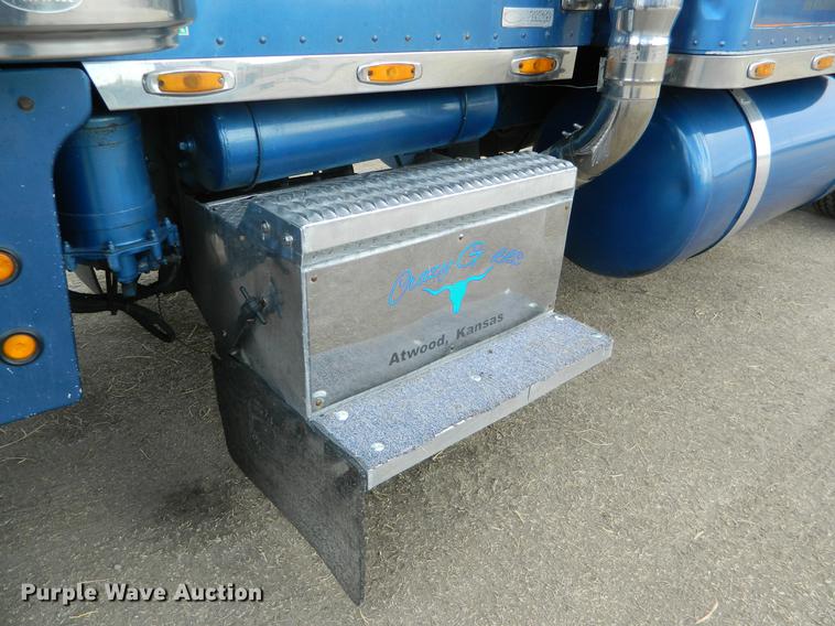 image for item DB6680 1989 Peterbilt 379 semi truck