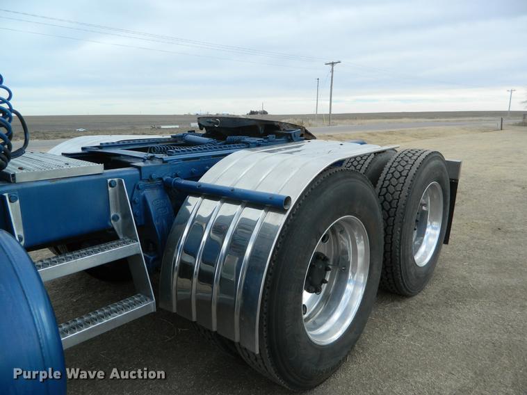 image for item DB6680 1989 Peterbilt 379 semi truck