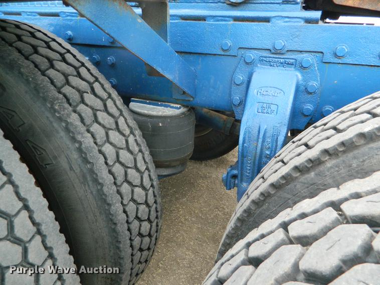 image for item DB6680 1989 Peterbilt 379 semi truck