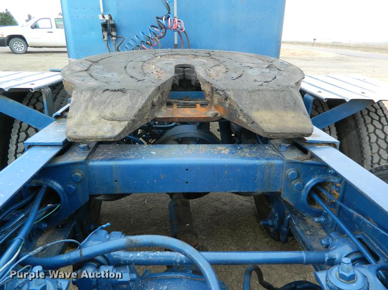 image for item DB6680 1989 Peterbilt 379 semi truck