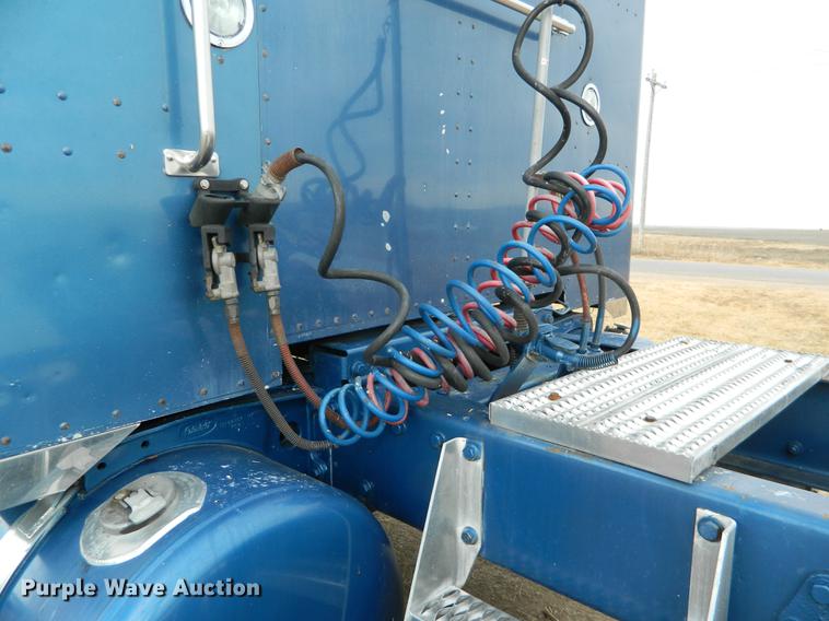 image for item DB6680 1989 Peterbilt 379 semi truck