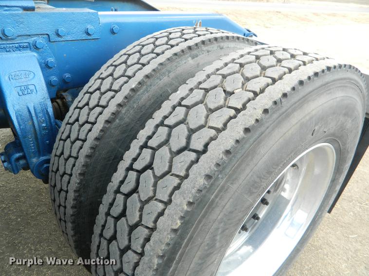 image for item DB6680 1989 Peterbilt 379 semi truck