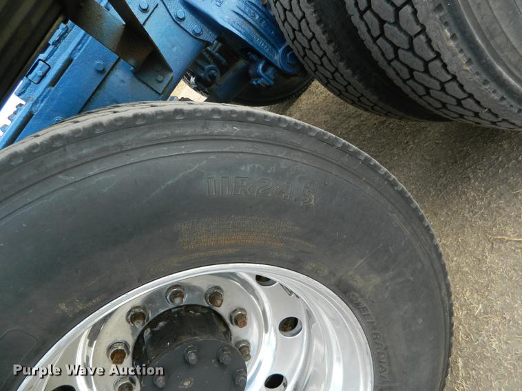 image for item DB6680 1989 Peterbilt 379 semi truck