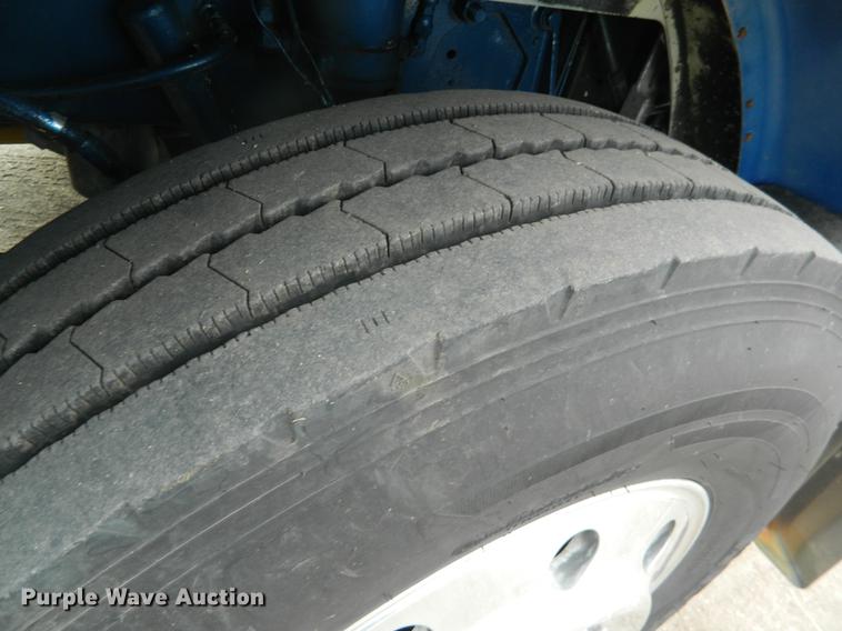 image for item DB6680 1989 Peterbilt 379 semi truck