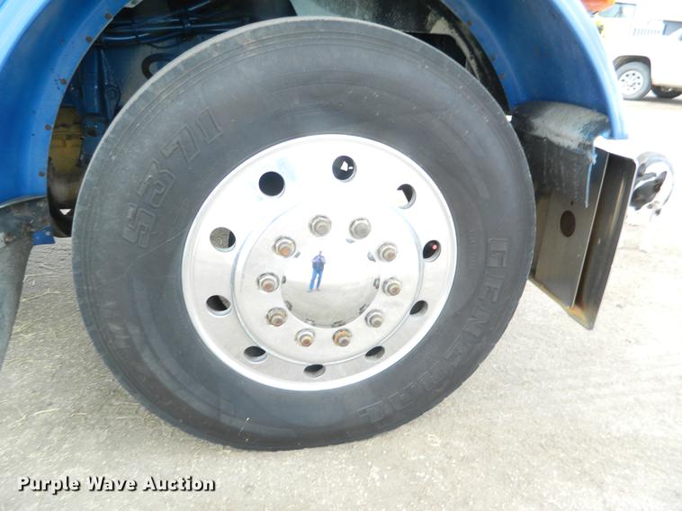 image for item DB6680 1989 Peterbilt 379 semi truck