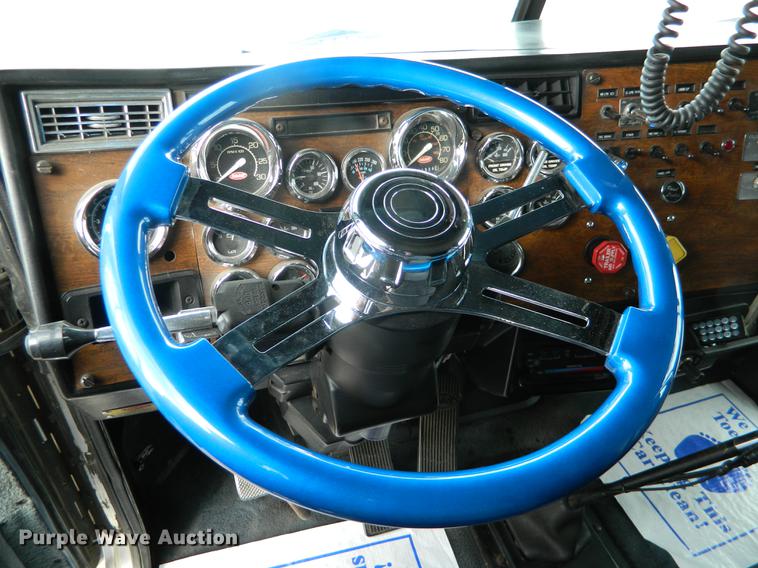 image for item DB6680 1989 Peterbilt 379 semi truck