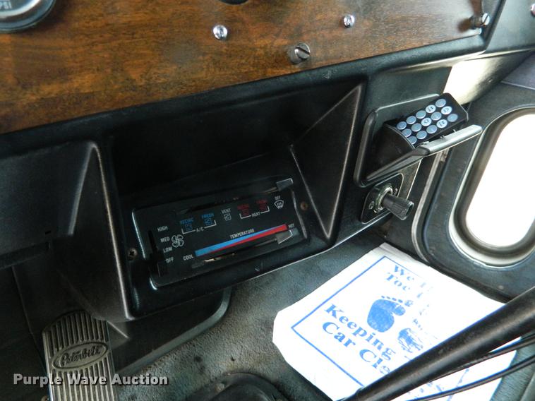 image for item DB6680 1989 Peterbilt 379 semi truck