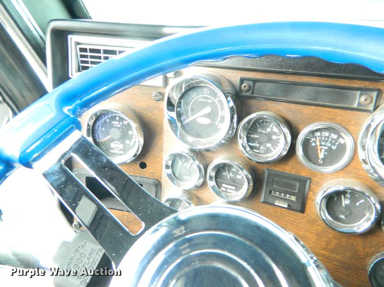 image for item DB6680 1989 Peterbilt 379 semi truck