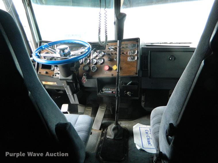 image for item DB6680 1989 Peterbilt 379 semi truck