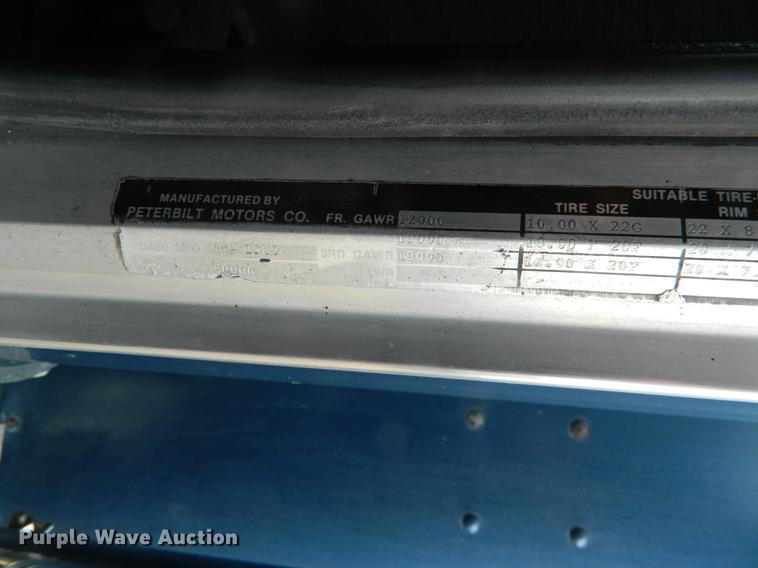 image for item DB6680 1989 Peterbilt 379 semi truck